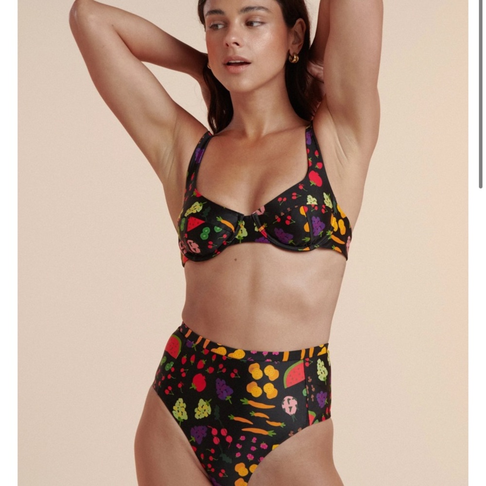 Lisa Says Gah x OOKIOH swim set